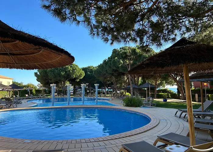 Moradia V2 - 200m Da Da Oura - Santa Eulalia * Αλμπουφέιρα