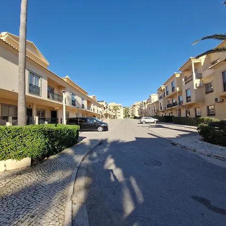 Moradia V2 Quinta Pedra Dos Bicos -praia Da Oura - Apartment Albufeira