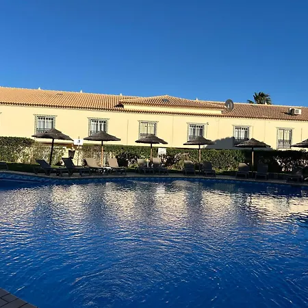 Moradia V2 - 200m Da Da Oura - Santa Eulalia