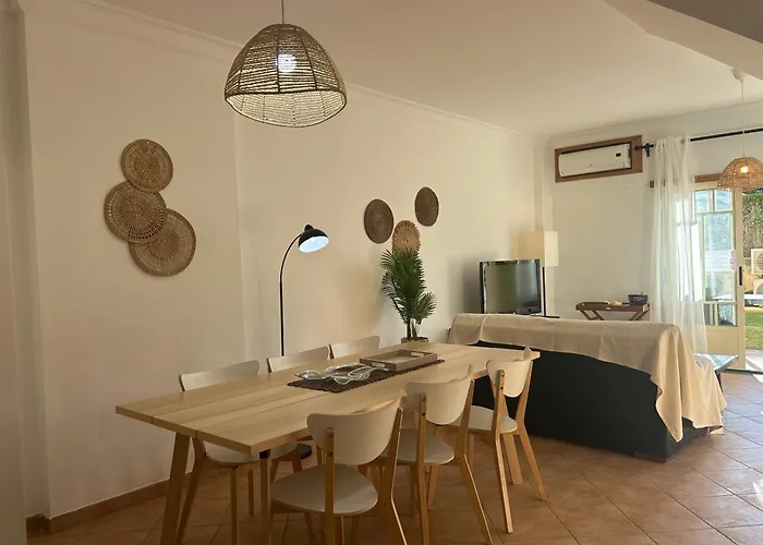 Ferienhaus Moradia V2 - 200m Da Da Oura - Santa Eulalia